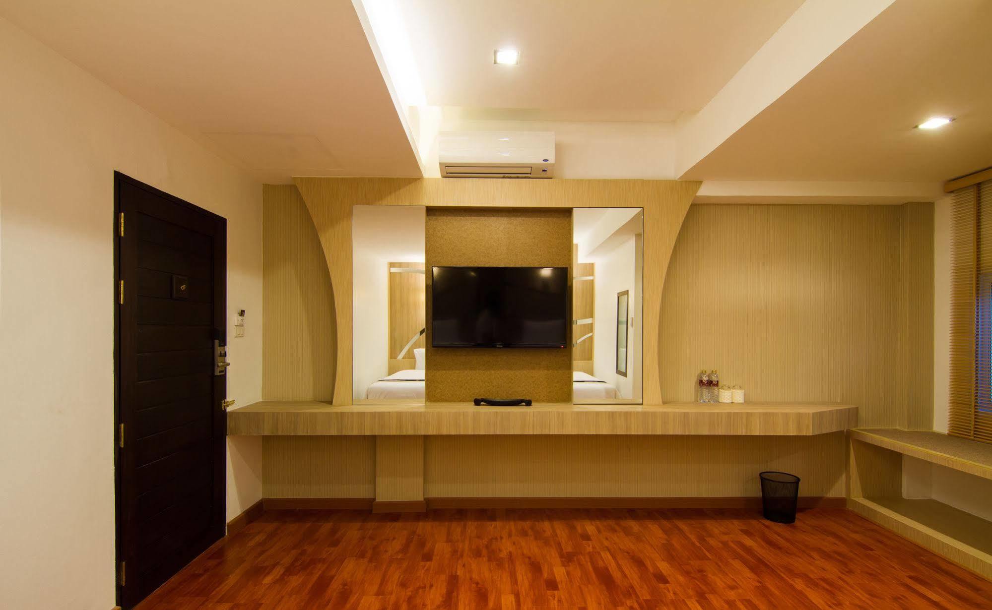 Delio Boutique Hotel Udon Thani Bagian luar foto